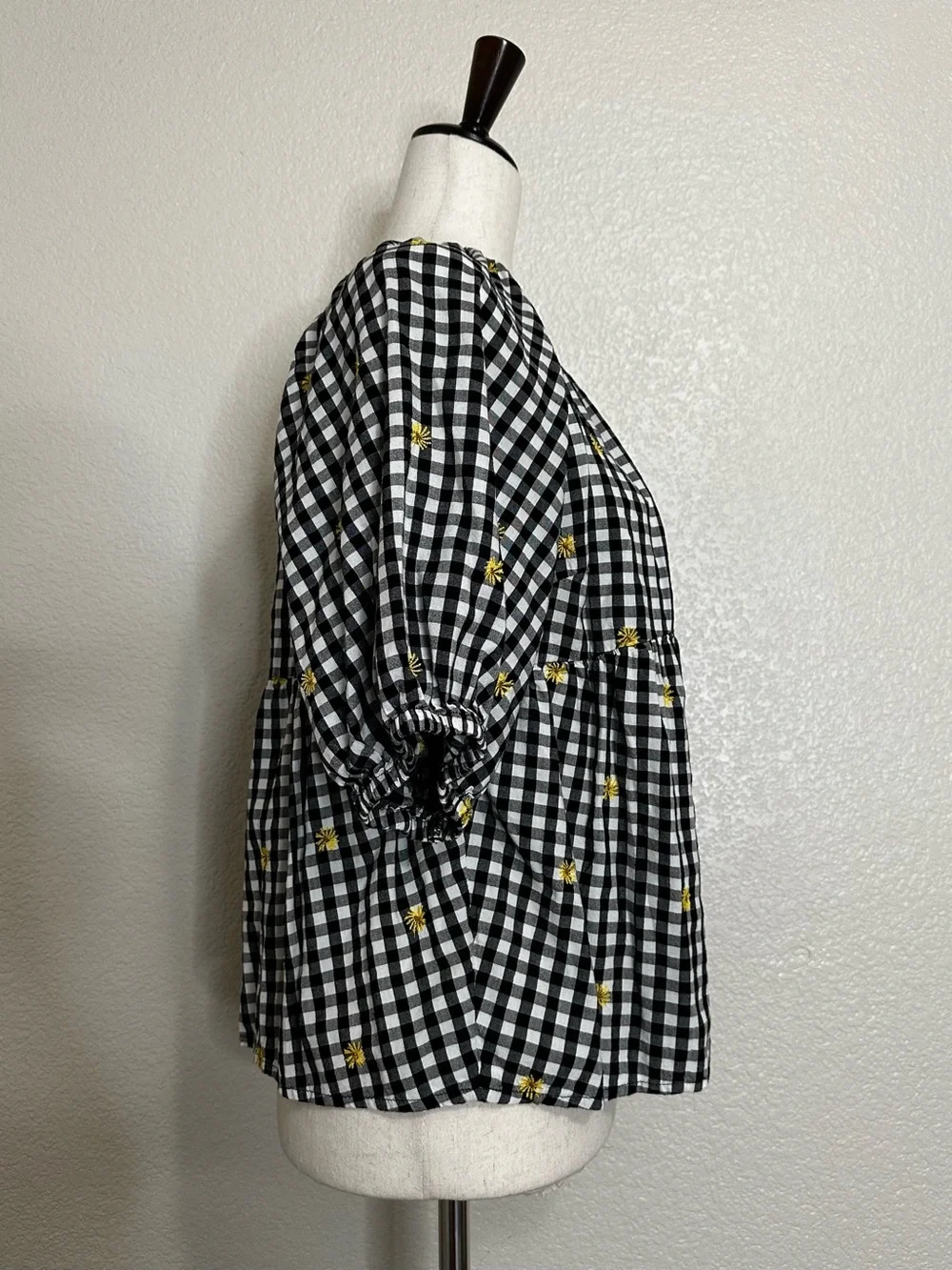 Old Navy Black White Gingham Embroidered Floral Puff Sleeves Top, Sz Medium